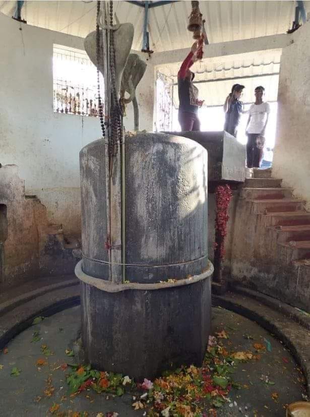 வாரணாசி ஞானவாபி மசூதியில் கண்டெடுக்கப்பட்ட சிவலிங்கம் வைரலாகும் படம்