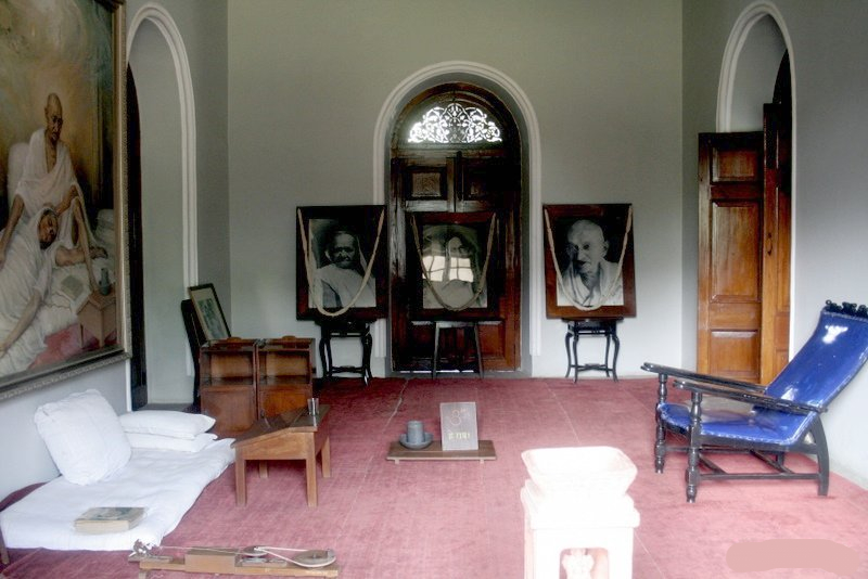 Several social media posts comparing the prison cells of VD Savarkar, Jawaharlal Nehru and Mahatma Gandhi during the freedom struggle are doing the rounds