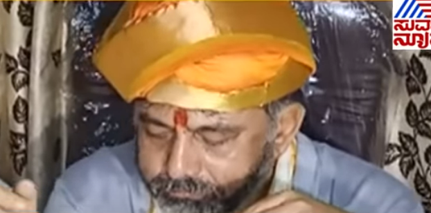 Fact Check: कर्नाटकाच्या उपमुख्यमंत्रीपदाची शपथ घेण्यापूर्वी डी. के. शिवकुमारांनी घेतले टिपू सुलतानच्या समाधीचे दर्शन? खोटा आहे हा दावा
