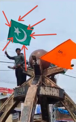 Fact Check: भटकळ येथे काँग्रेसच्या विजयाच्या निमित्ताने पाकिस्तानचा झेंडा फडकवण्यात आला होता का? नाही, हा दावा खोटा आहे