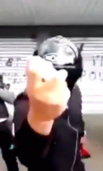 फ्रान्समधील दंगलीच्या पार्श्वभूमीवर, जुने आणि संबंध नसलेले व्हिडिओ सोशल मीडियावर व्हायरल