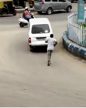 A video taken during the filming of a kidnapping scene in a 2022 Bhojpuri movie is being shared as a true incident that happened in Dimapur, Nagaland.