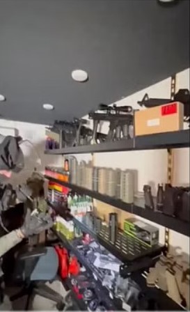 Key frame from the Tweet by @hananamiur