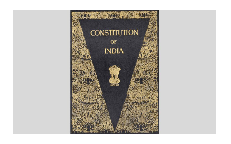 Fact Check: राहुल गांधी त्यांच्या कार्यक्रमांमध्ये चीनचे संविधान घेऊन जातात का? येथे जाणून घ्या संपूर्ण सत्य
